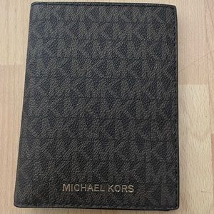 Michael Kors Passport Holder/Wallet